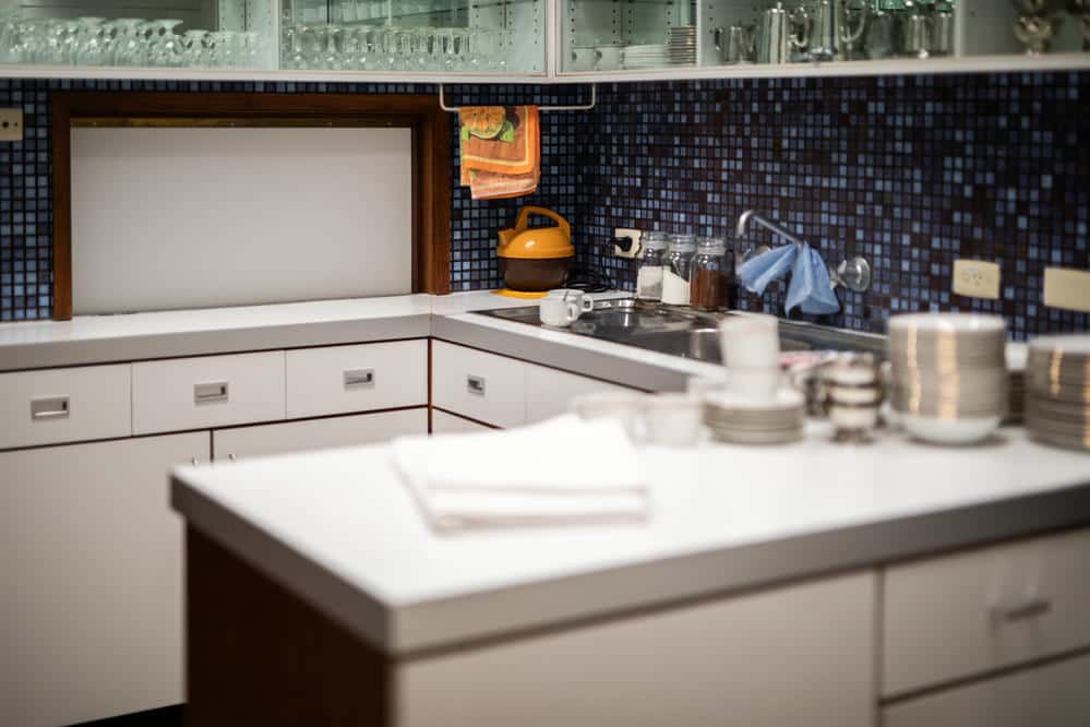 Stylish Quartz countertop for Kitchen - At Granite Fabrication Center in Lewisville and Carrollton TX